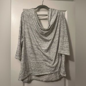 EUC LANE BRYANT SHAWL SCOOP NECK GRAY 3/4 SLEEVE TOP W/ BACK STRAP DETAIL 18/20